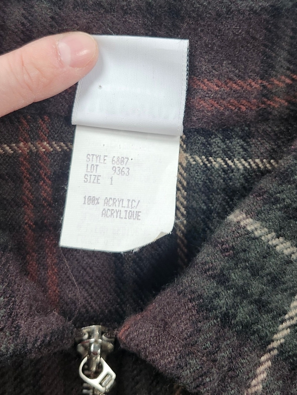 Au Coton Plaid Zip-Up Jacket | Made in Canada - Picture 5 of 7